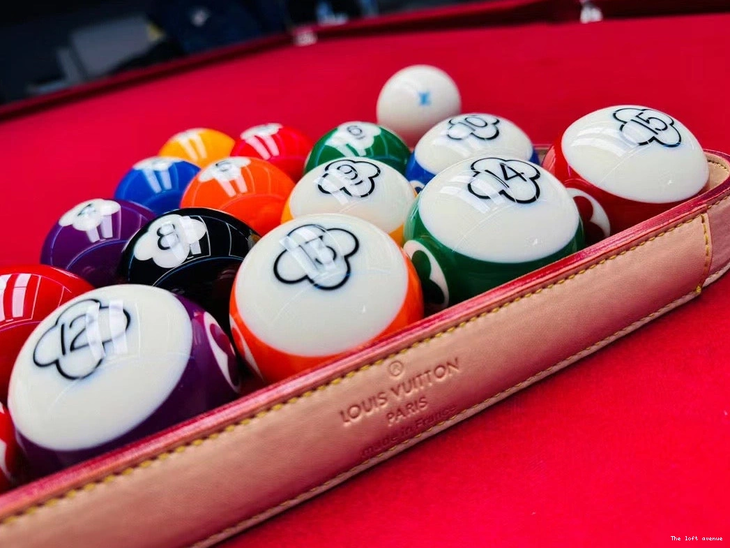 LV TABLE POOL SET 0712